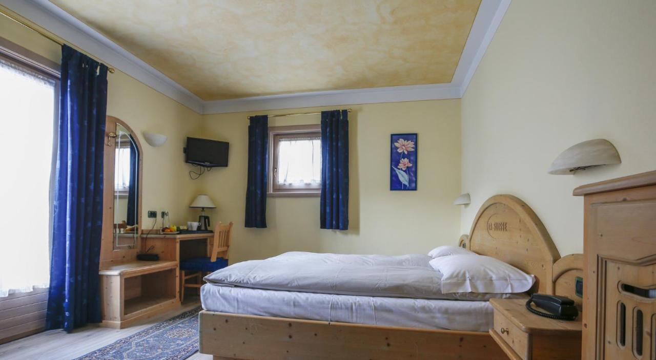 Hotel "La Suisse" ليفينو المظهر الخارجي الصورة