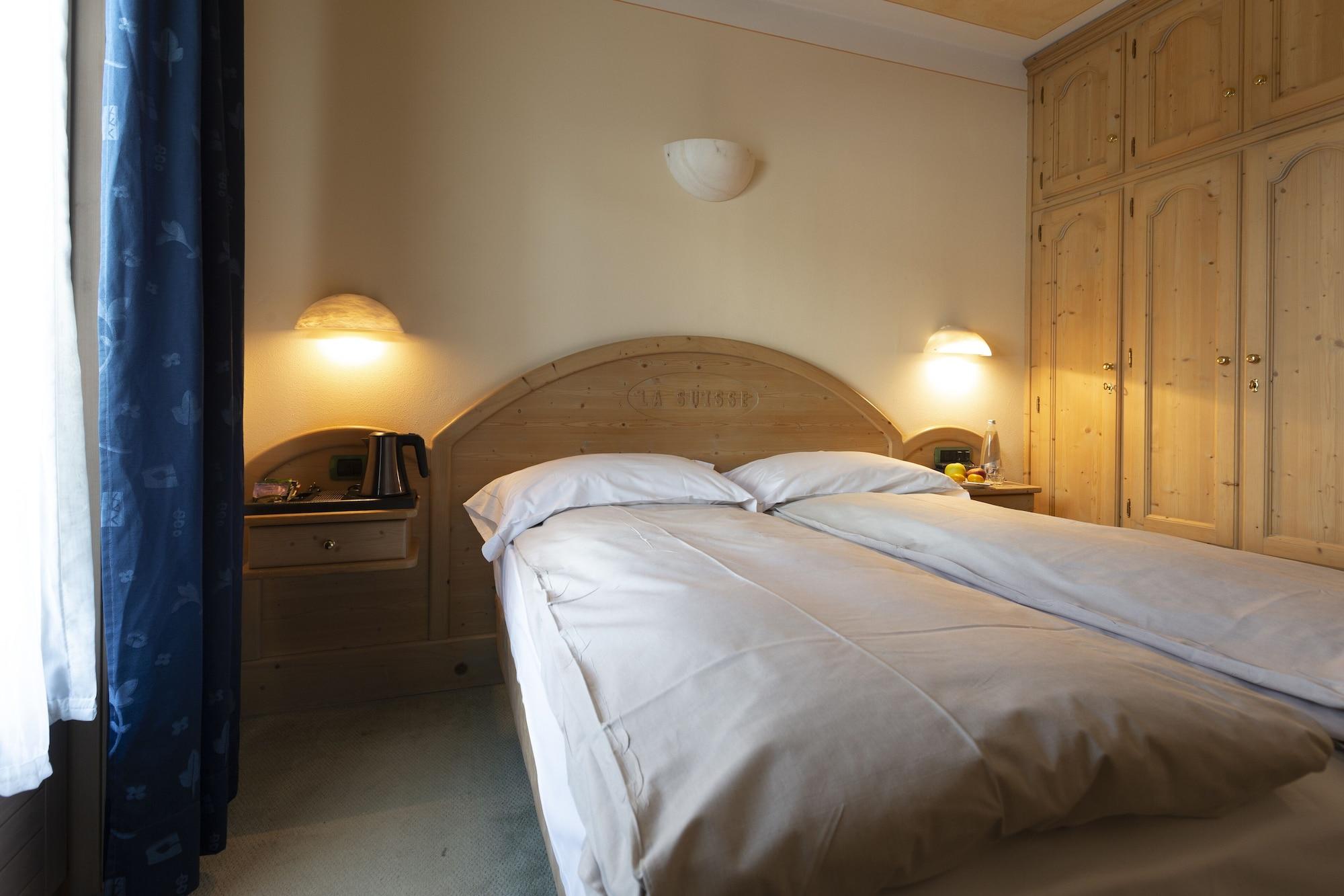 Hotel "La Suisse" ليفينو المظهر الخارجي الصورة