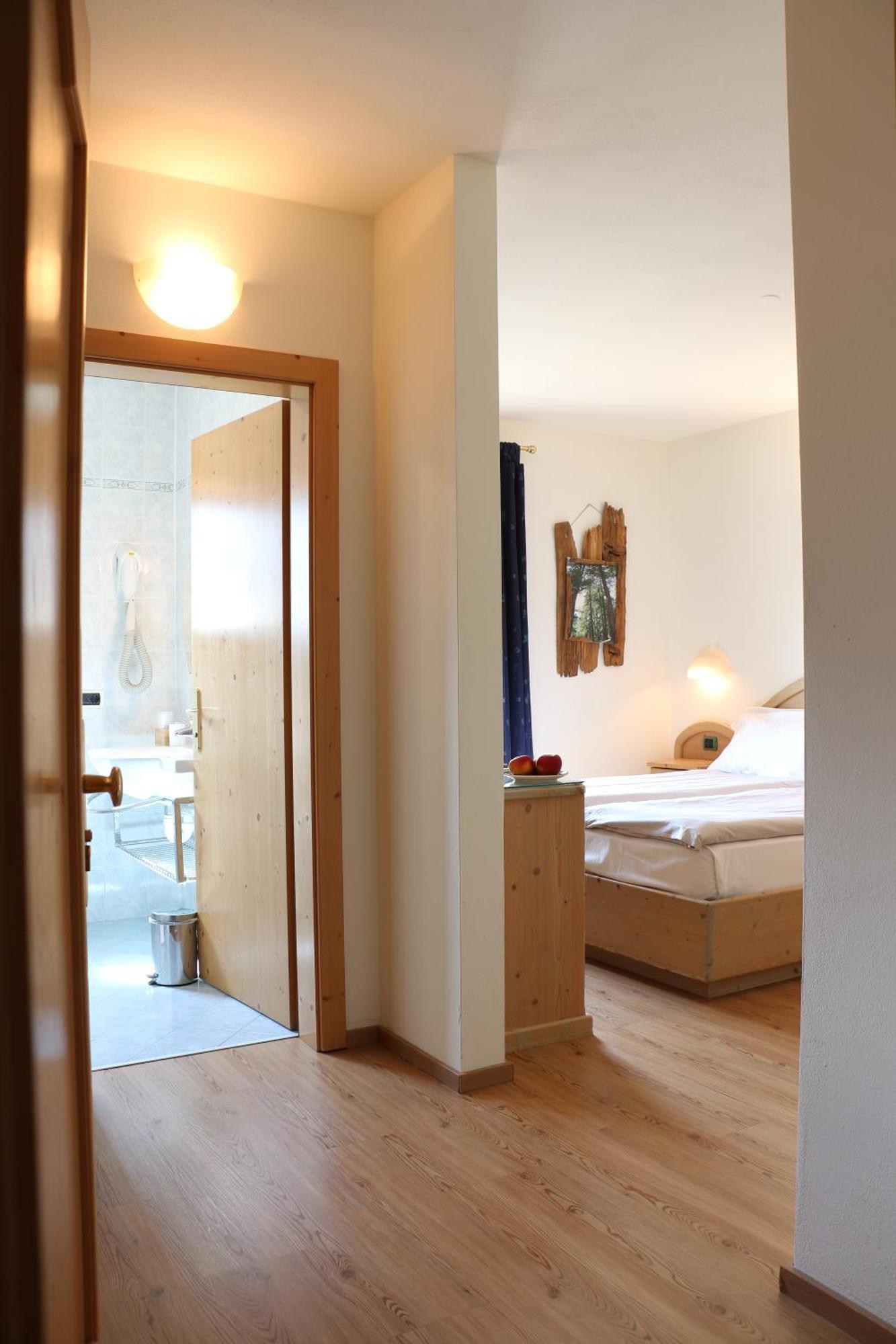 Hotel "La Suisse" ليفينو المظهر الخارجي الصورة