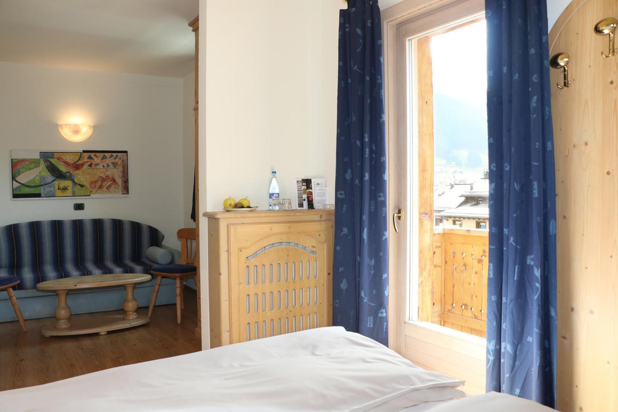 Hotel "La Suisse" ليفينو المظهر الخارجي الصورة